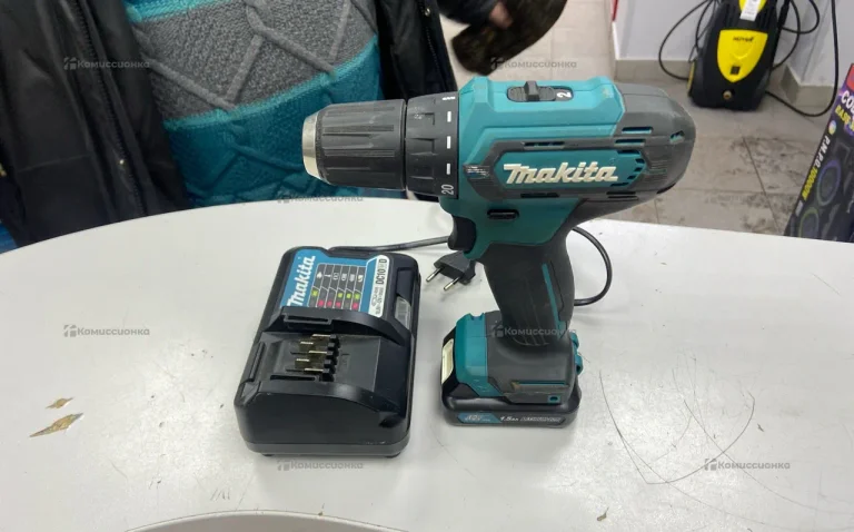 Аккумуляторный шуруповерт makita DF333DZ
