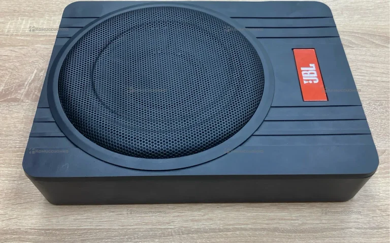 Сабвуфер  JBL под сидение