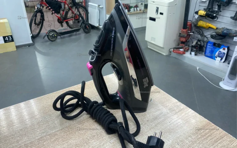 Утюг REDMOND RI-C254S