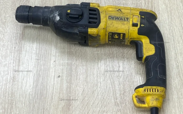 Перфоратор DeWALT D25133B