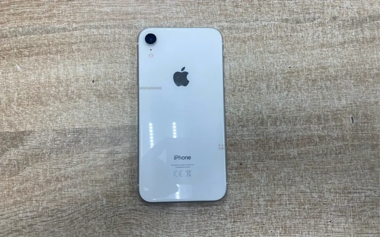 Apple iPhone XR 3/128 ГБ