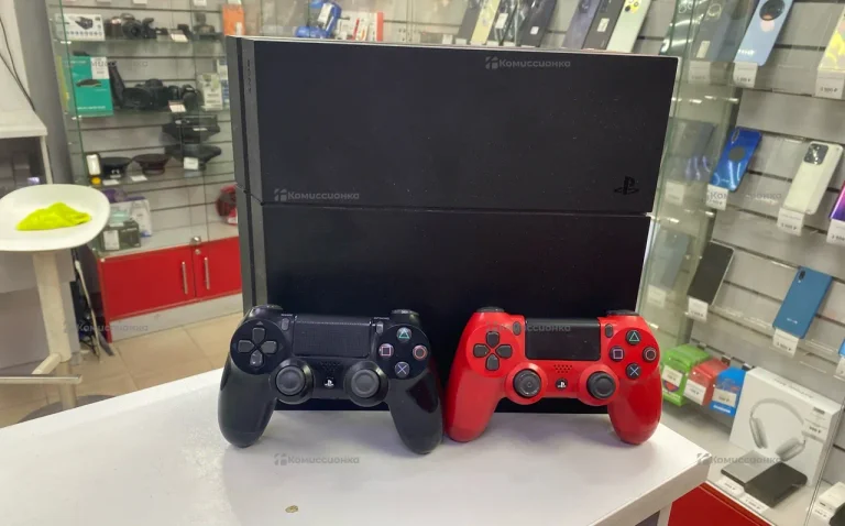 . Игровая приставка PS4 fat 1tb