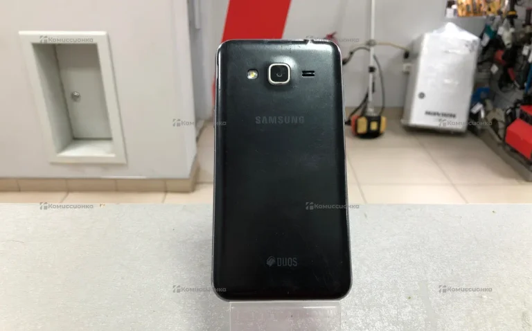 Samsung Galaxy J3 (2016) 2/16 ГБ