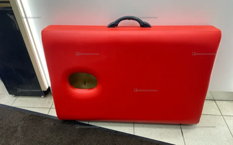 Массажный стол красный