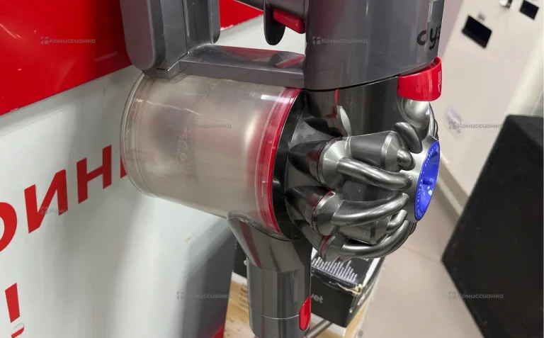 Пылесос  Dyson V8