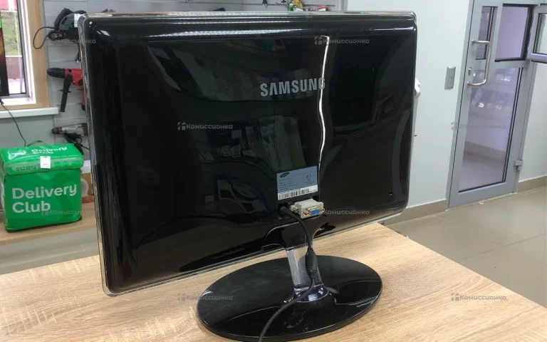 Монитор Samsung SyncMaster P2070