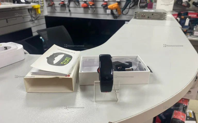 Часы  sport smartbracelet