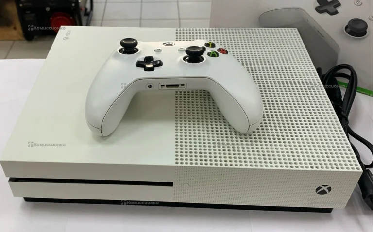 Приставка Xbox One 512GB.