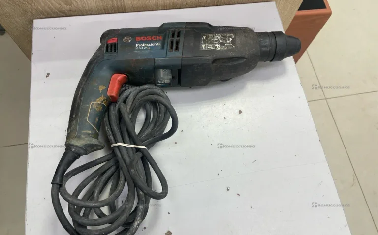 Перфоратор Bosch GBH240