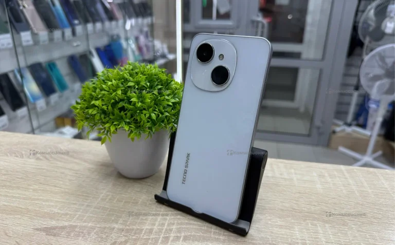 Tecno Spark Go 1 3/64 ГБ