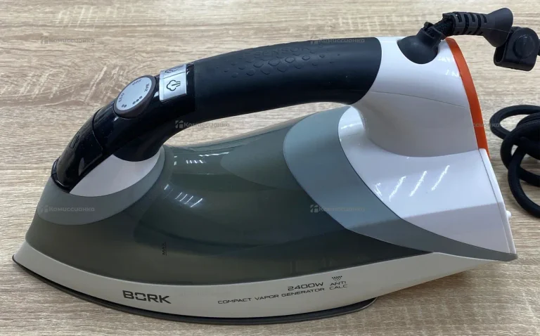 Утюг Bork 2400W