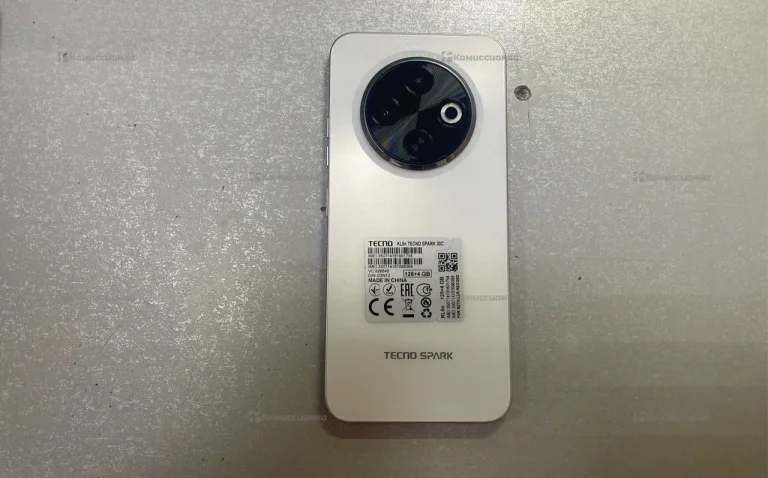 Tecno Spark 30C 4/128 ГБ