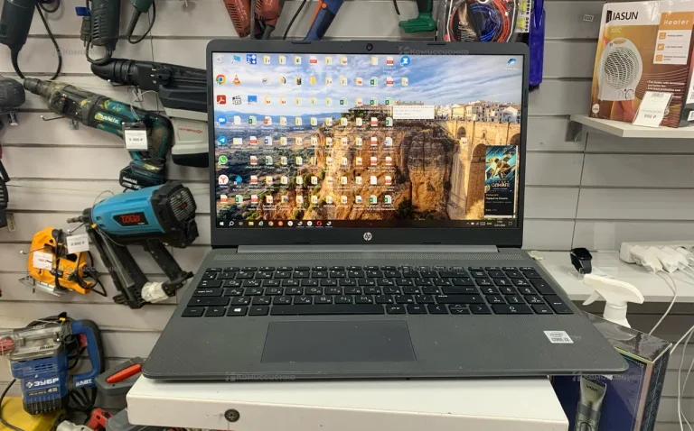 Ноутбук HP 15-fq1080ur