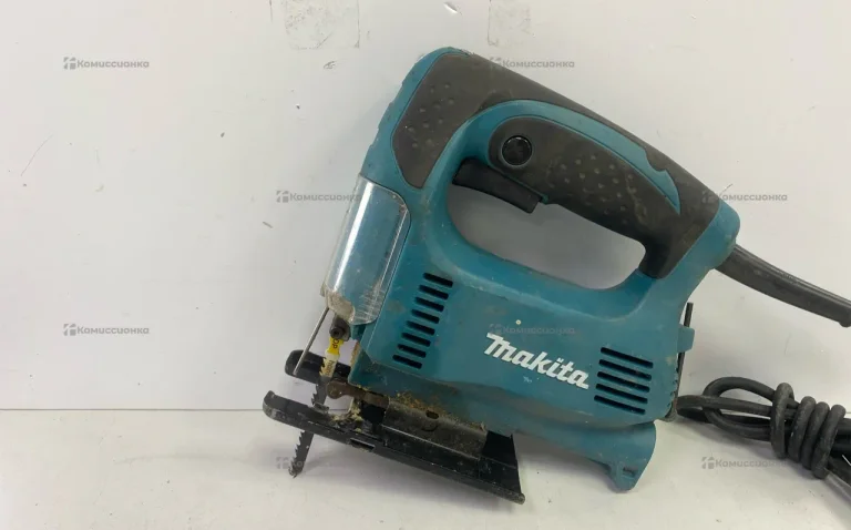 Электролобзик Makita 4237