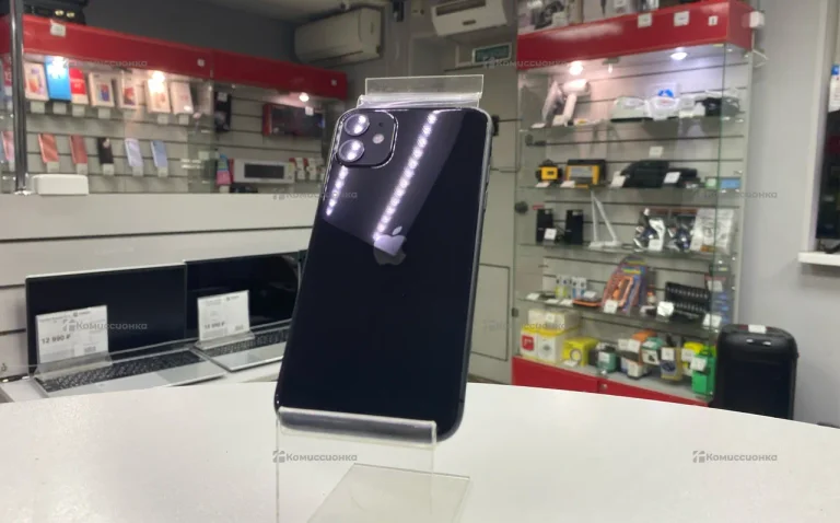 Apple iPhone 11 4/64 ГБ