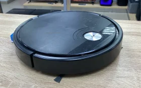 Робот пылесос черный