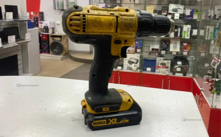 Дрель шуруповерт Dewalt