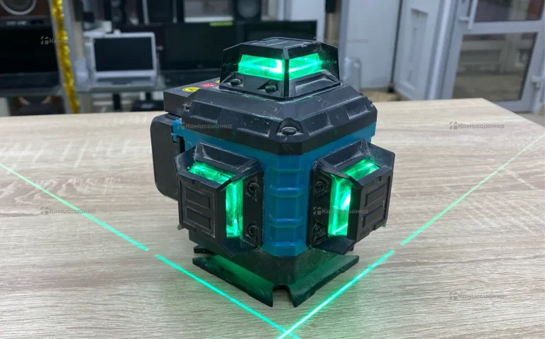 Лазерный уровень 4D Green