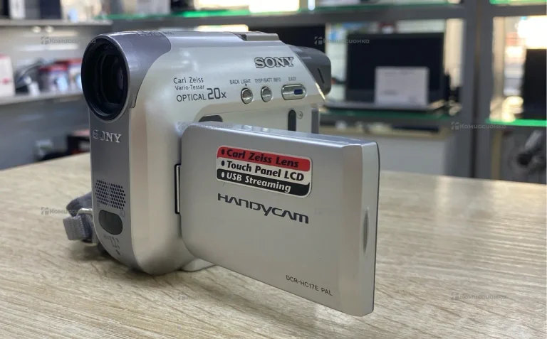 Видеокамера Sony DCR-HC17E 640x