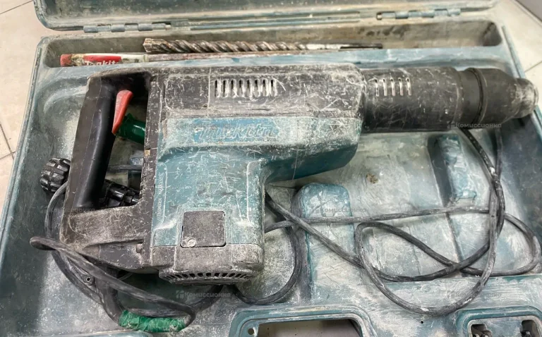 Перфоратор makita HR5001C