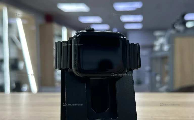 Часы  Apple Watch 6 44mm