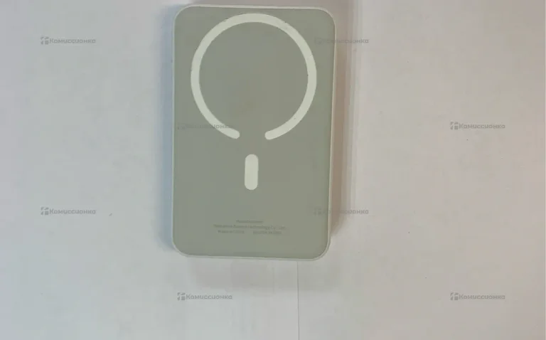 Power Bank  белый с беспроводной зарядкой