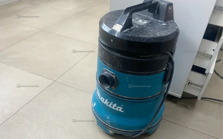 Пылесос  строительный MAKITA 440