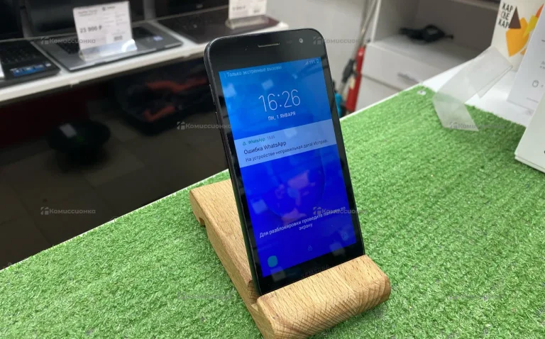 Samsung Galaxy J 3/16 ГБ