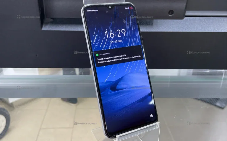Tecno Spark 8C 3/64 ГБ