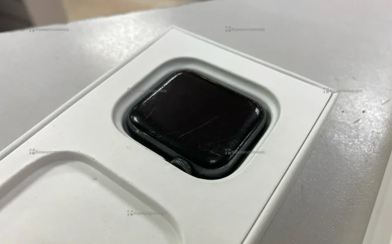 Часы  Apple Watch Series 6 40