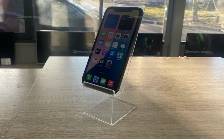 Apple iPhone 11 4/64 ГБ