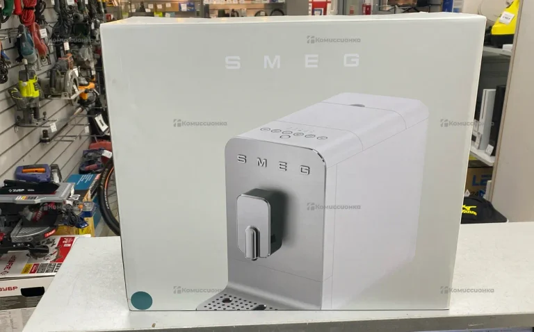 Кофемашина Smeg BCC13
