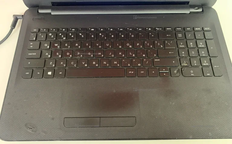 Ноутбук HP 15 (E2-6110/8GB/64GB)