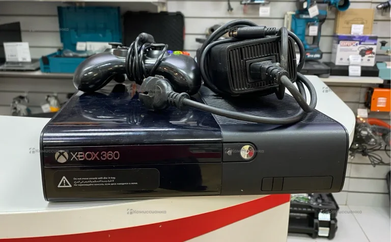 Приставка Xbox 360 «Прошитая».