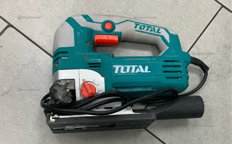 Электролобзик Total TS2081356