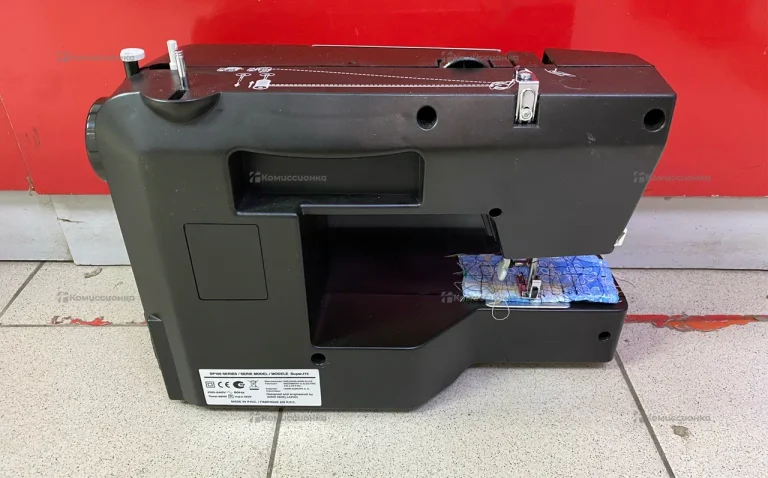 Швейная машина Toyota Super Jeans 15