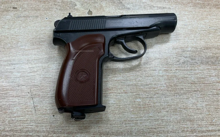 Пневматический пистолет PM49