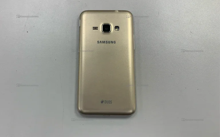 Samsung Galaxy J1 1/8 ГБ