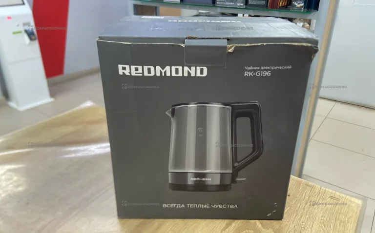 Чайник Redmond RK-G196