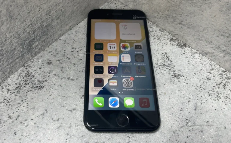 Apple iPhone SE (2022) 4/128 ГБ