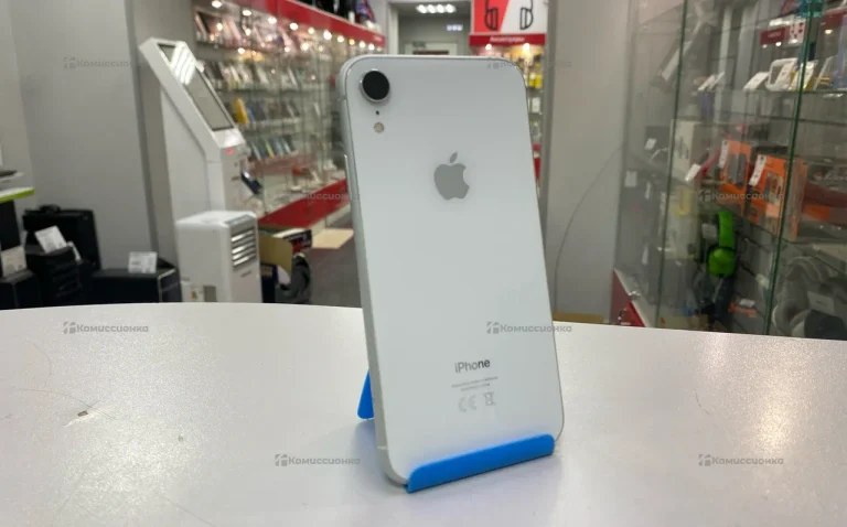 Телефон Apple iPhone XR 3/64 ГБ