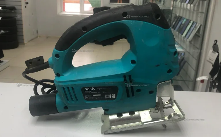 Электролобзик Oasis le65..