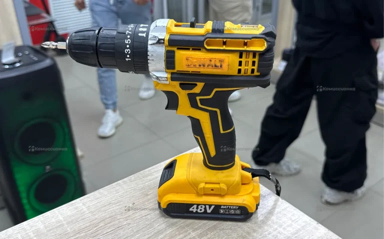 реплика шуруповерт Dewalt