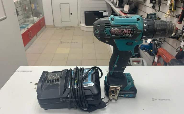 Дрель Шуруповерт Makita DF333D