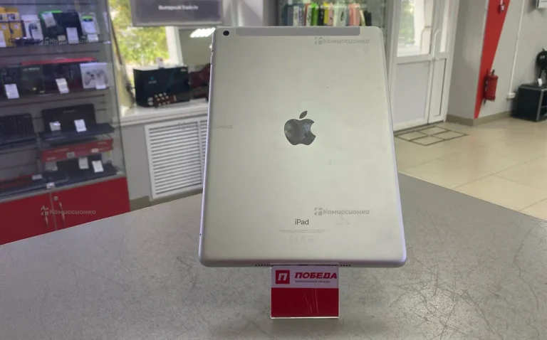 Планшет Apple iPad (6-го поколения) 32 гб