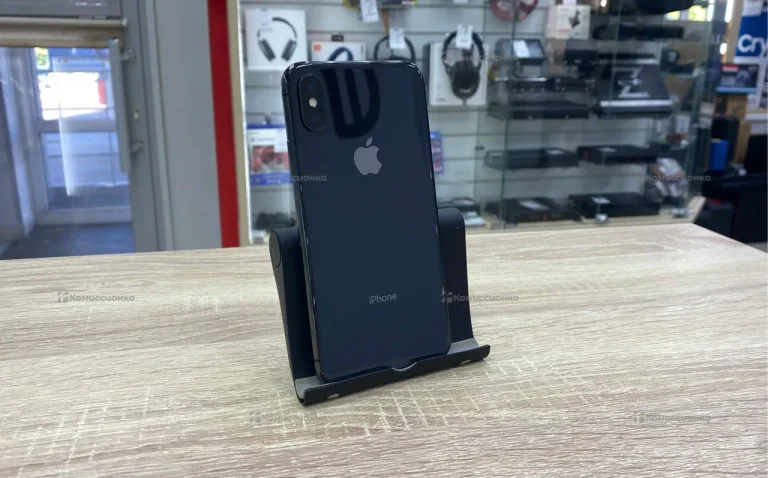 Apple iPhone X 3/64 ГБ