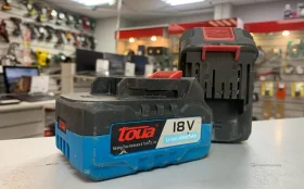 Зарядное устройство и 2 АКБ TOUA 18v (4000 mAh)