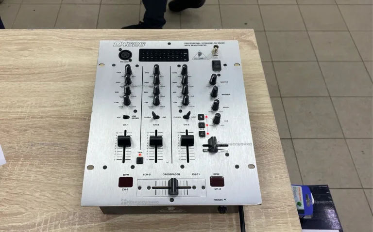 Микшео dx 262 berhringer