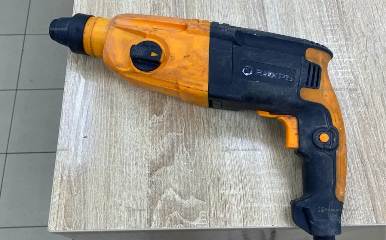 Перфоратор ВИХРЬ П-800К