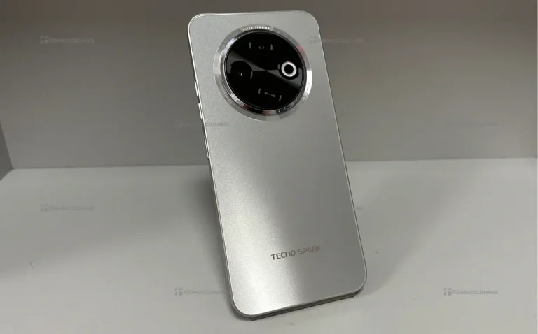 Tecno Spark 30C 4/128 ГБ